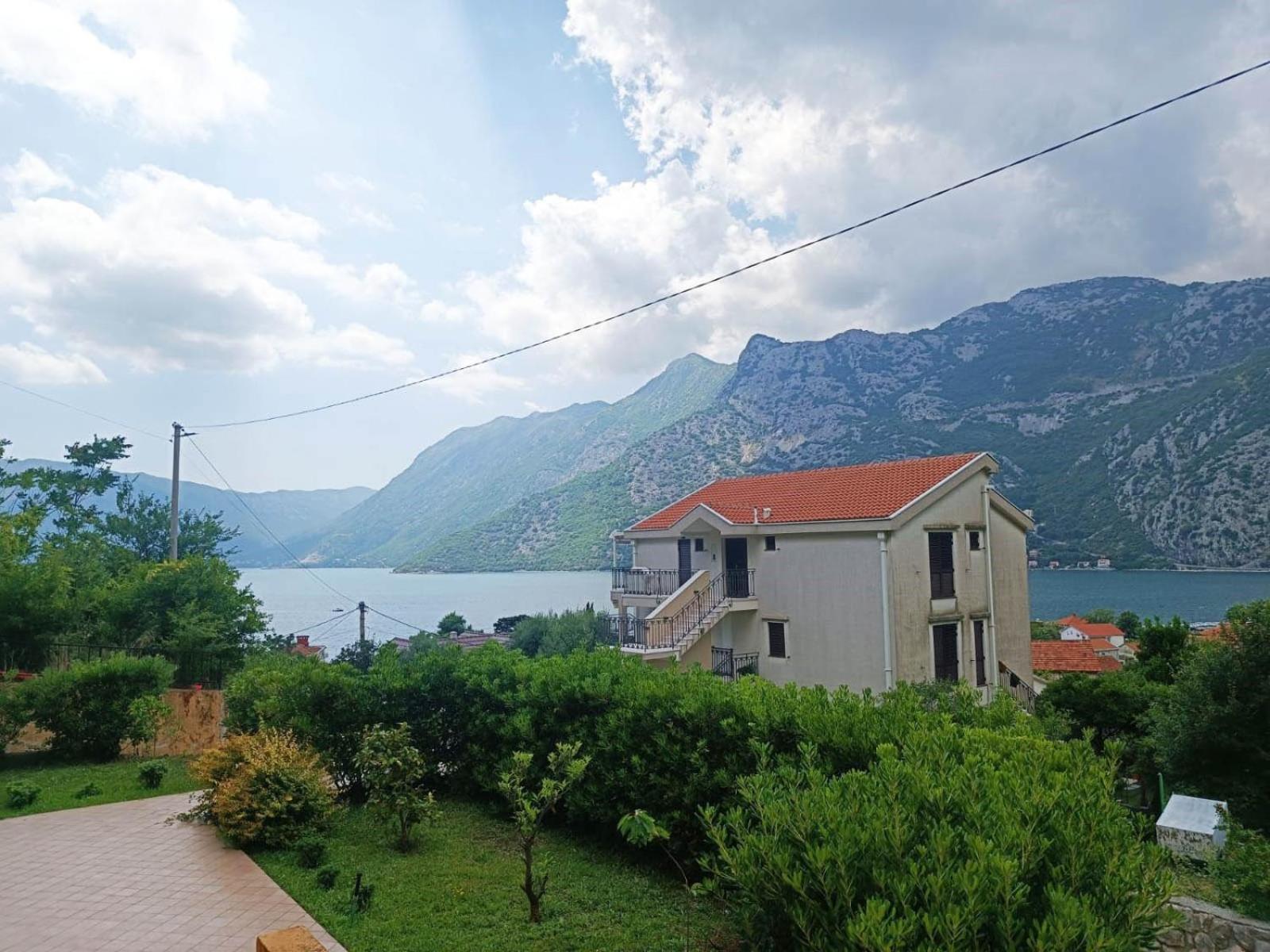 Villa Risan Apartments Zewnętrze zdjęcie