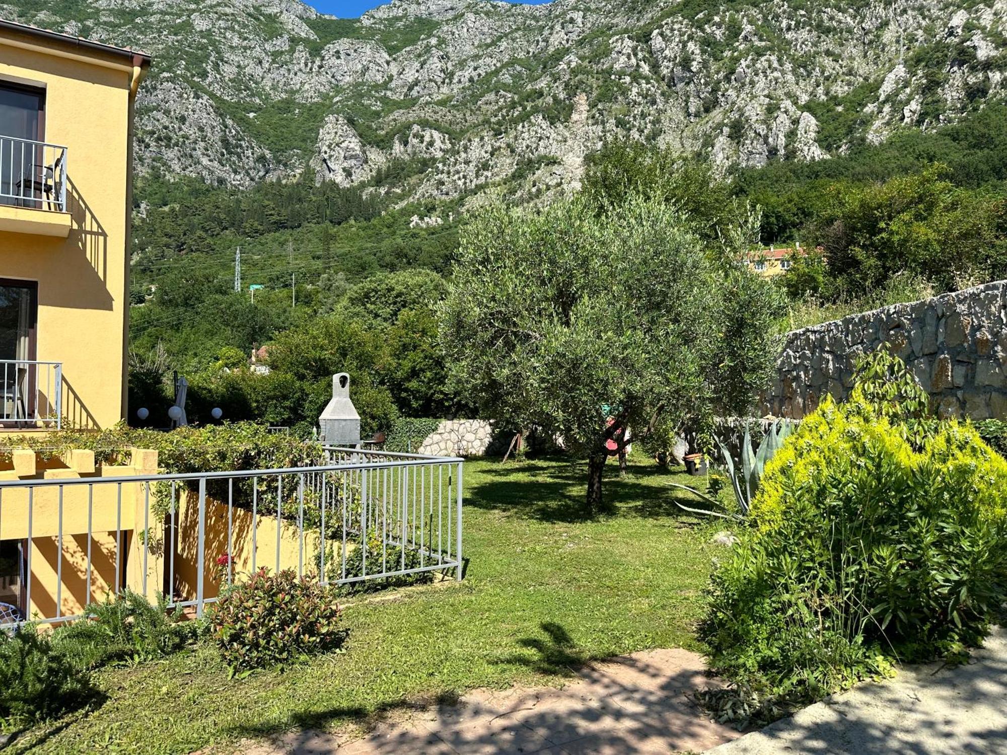 Villa Risan Apartments Zewnętrze zdjęcie