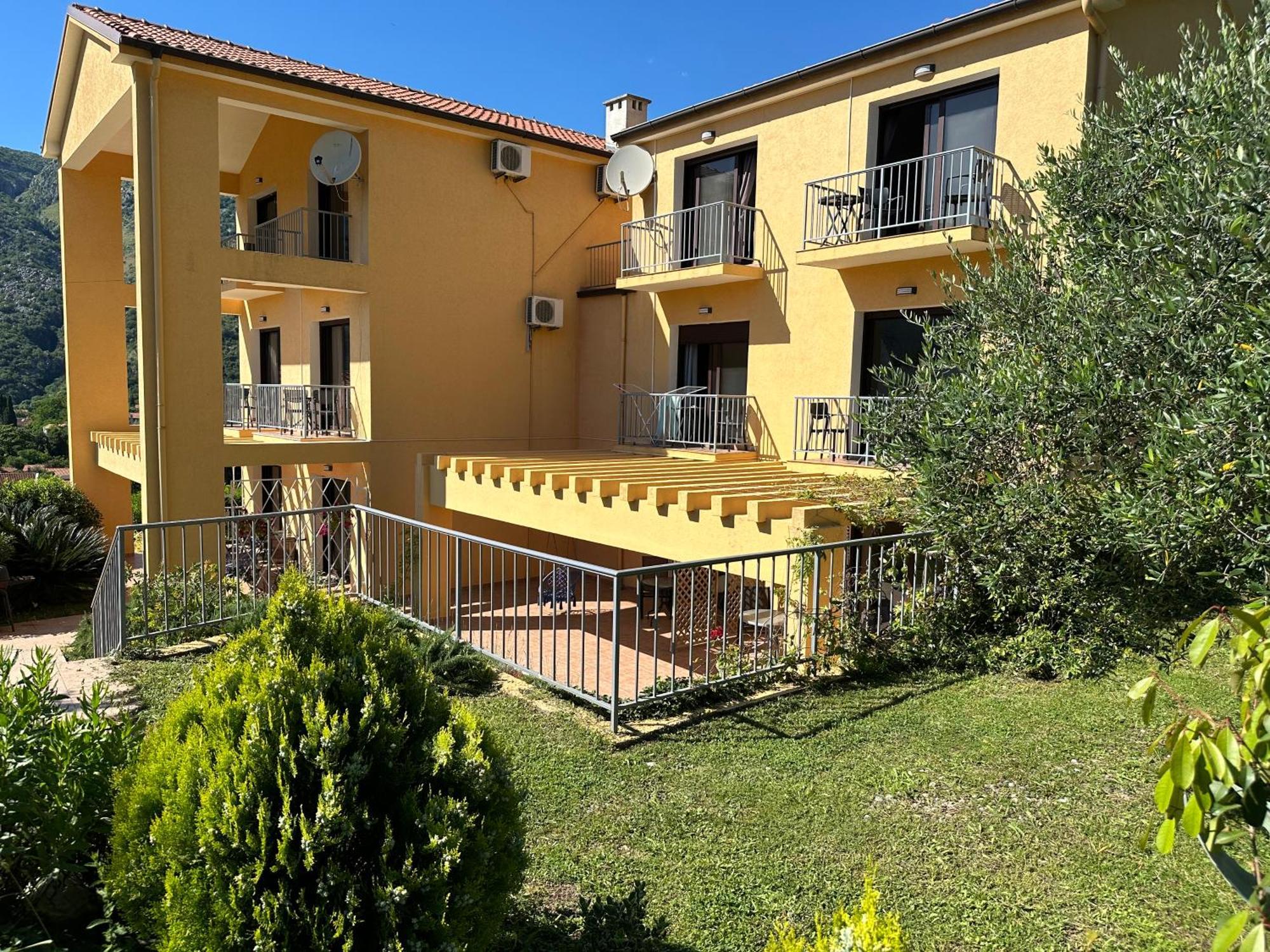 Villa Risan Apartments Zewnętrze zdjęcie