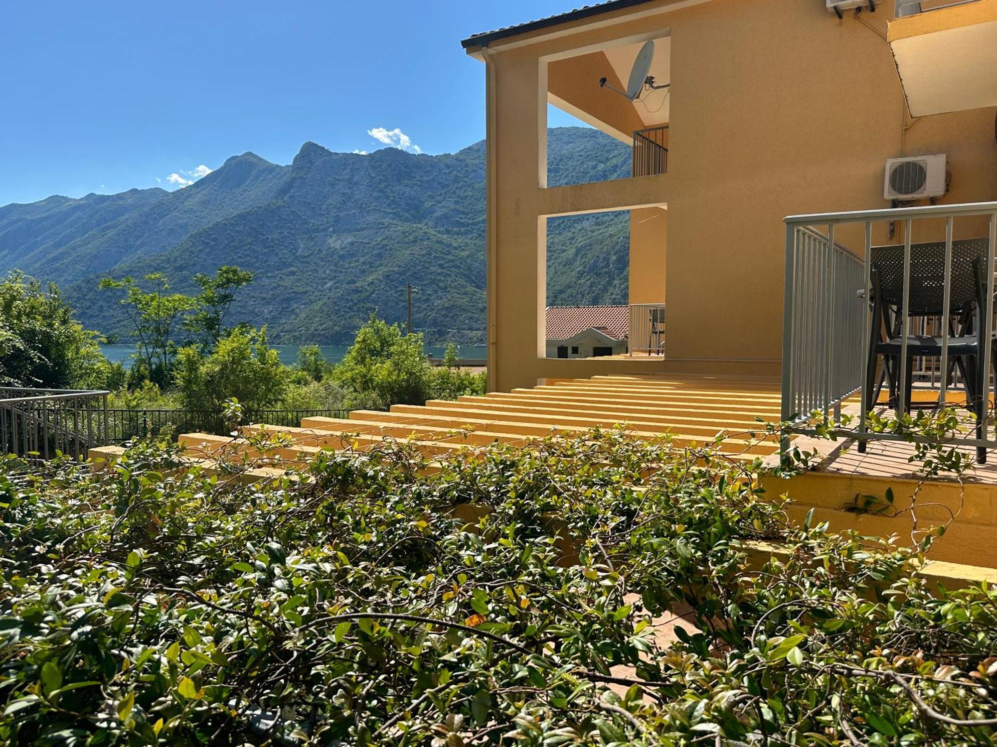 Villa Risan Apartments Zewnętrze zdjęcie
