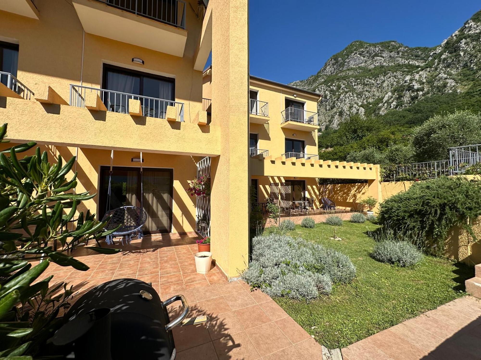 Villa Risan Apartments Zewnętrze zdjęcie