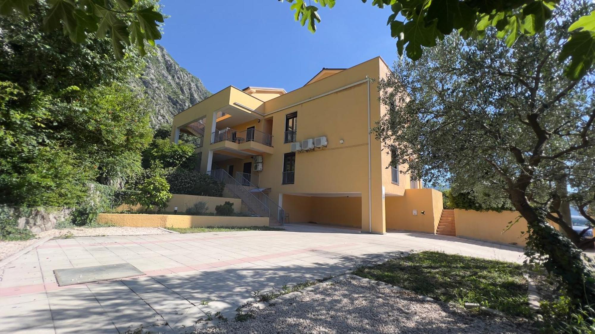 Villa Risan Apartments Zewnętrze zdjęcie