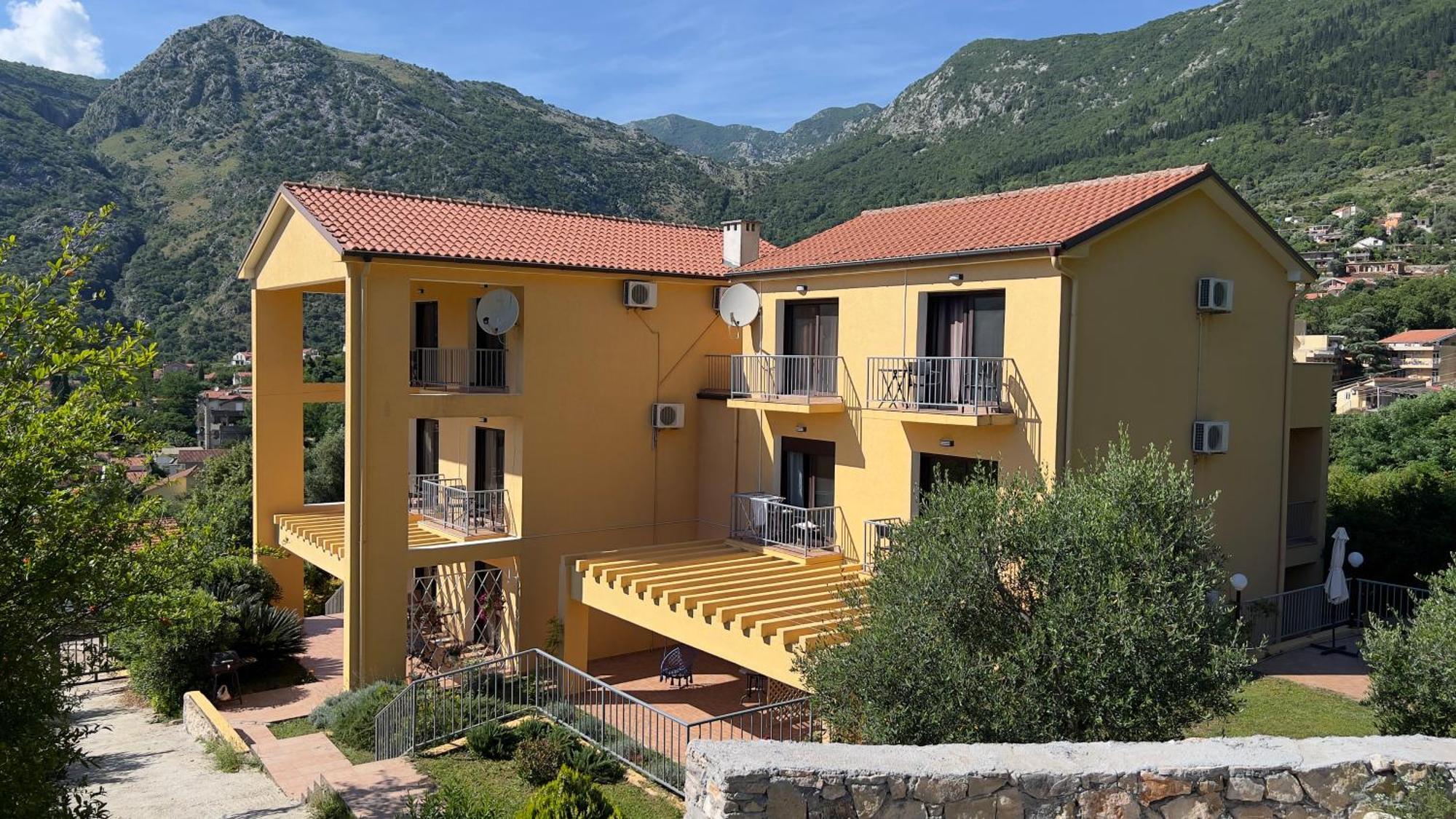 Villa Risan Apartments Zewnętrze zdjęcie