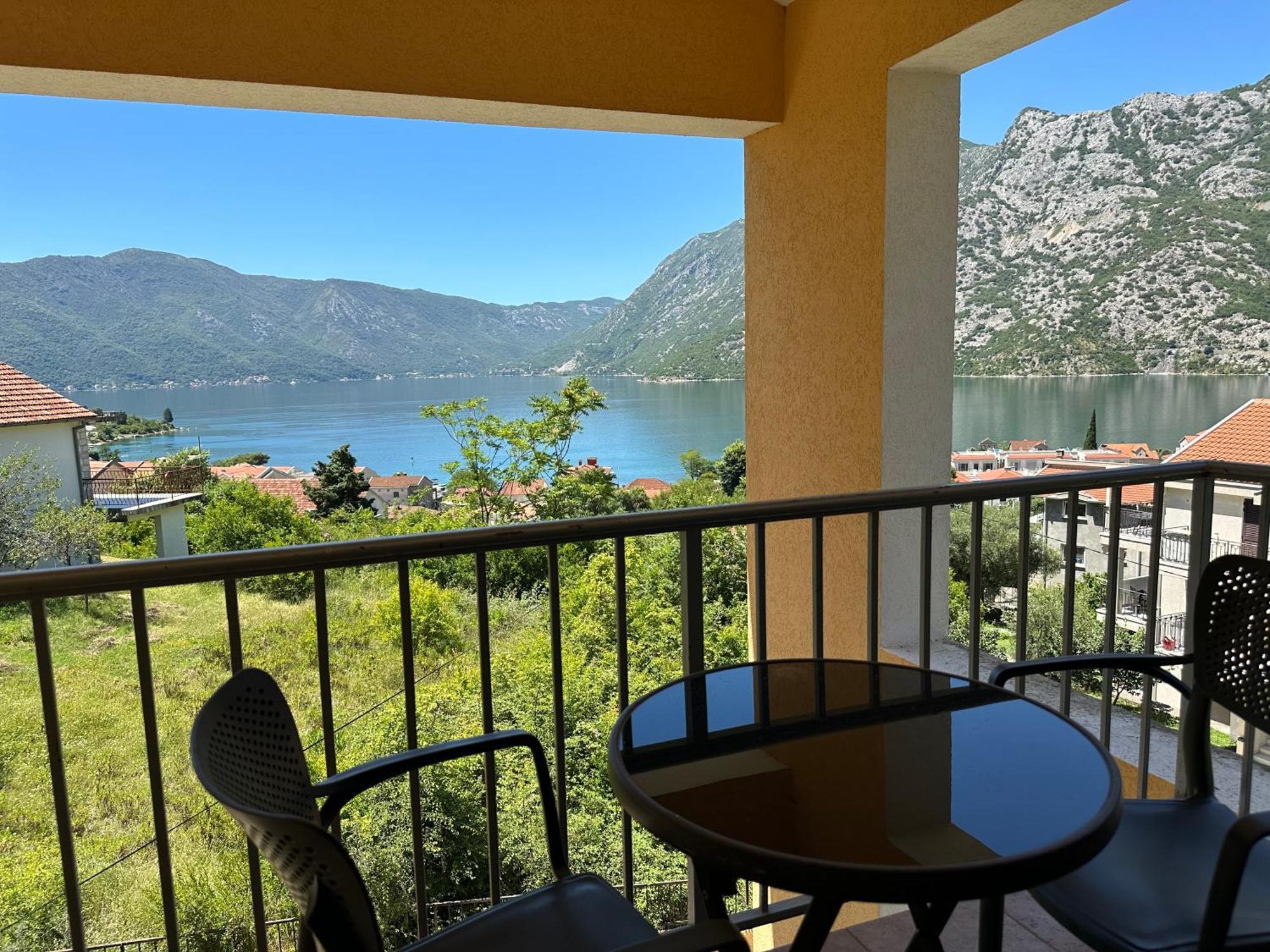 Villa Risan Apartments Zewnętrze zdjęcie