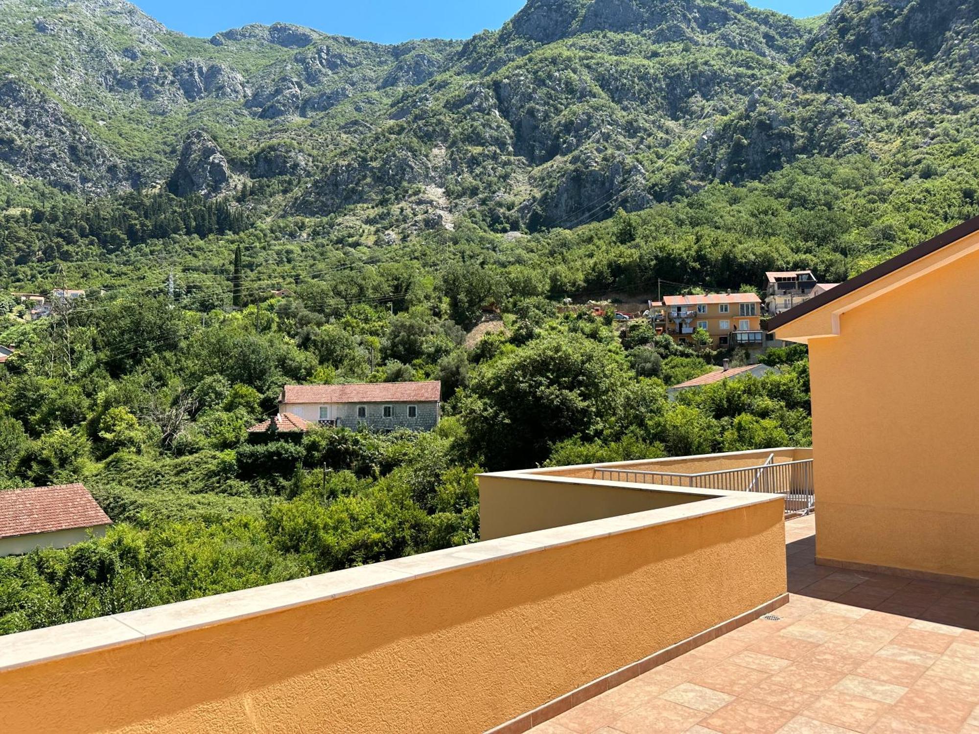 Villa Risan Apartments Zewnętrze zdjęcie